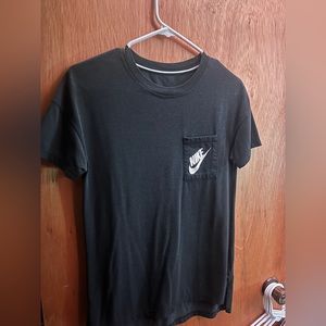 black nike tee